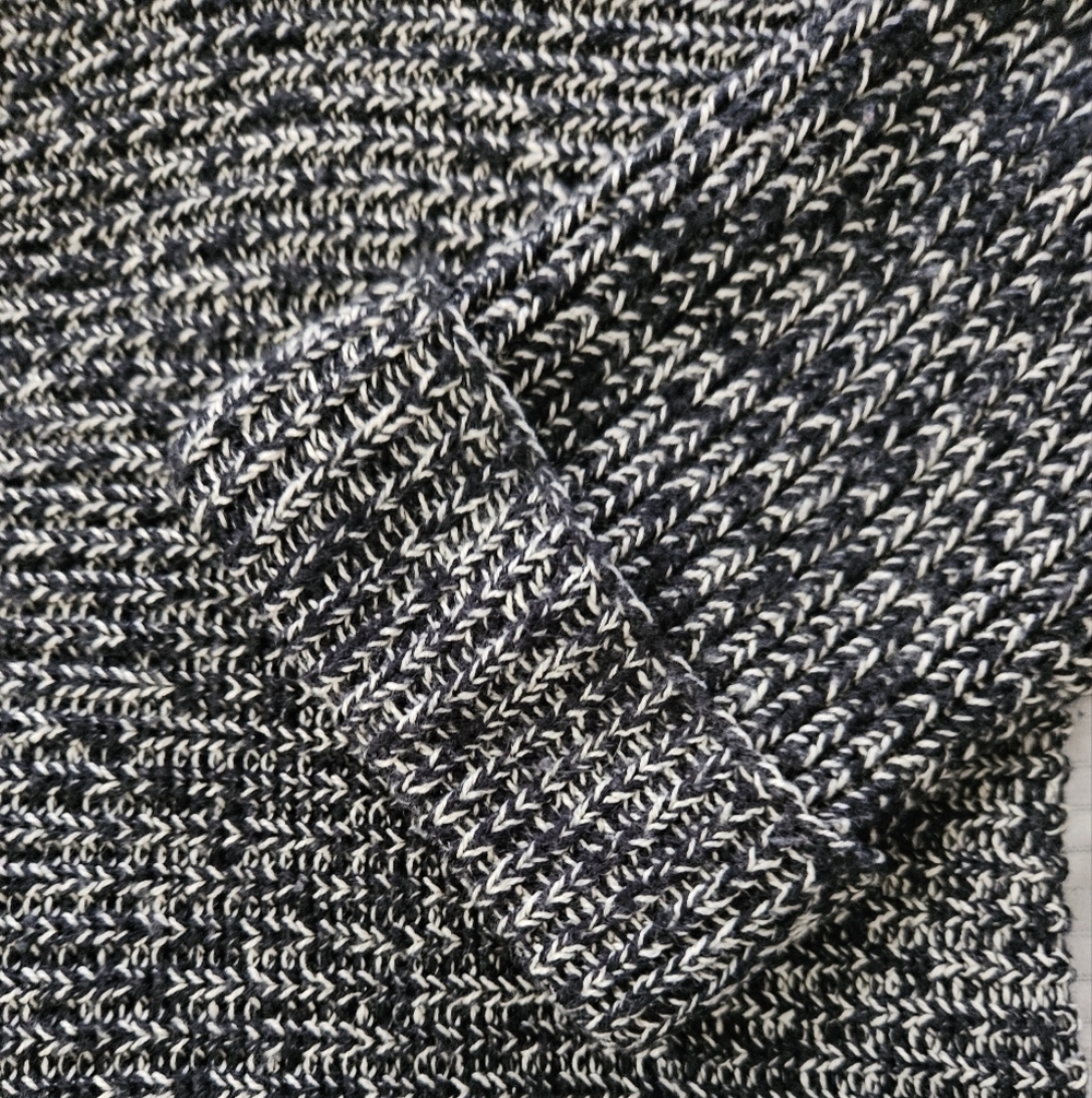 Joe Fresh Cozy Black and White Knit Sweater Size Large - Picture 4 of 6